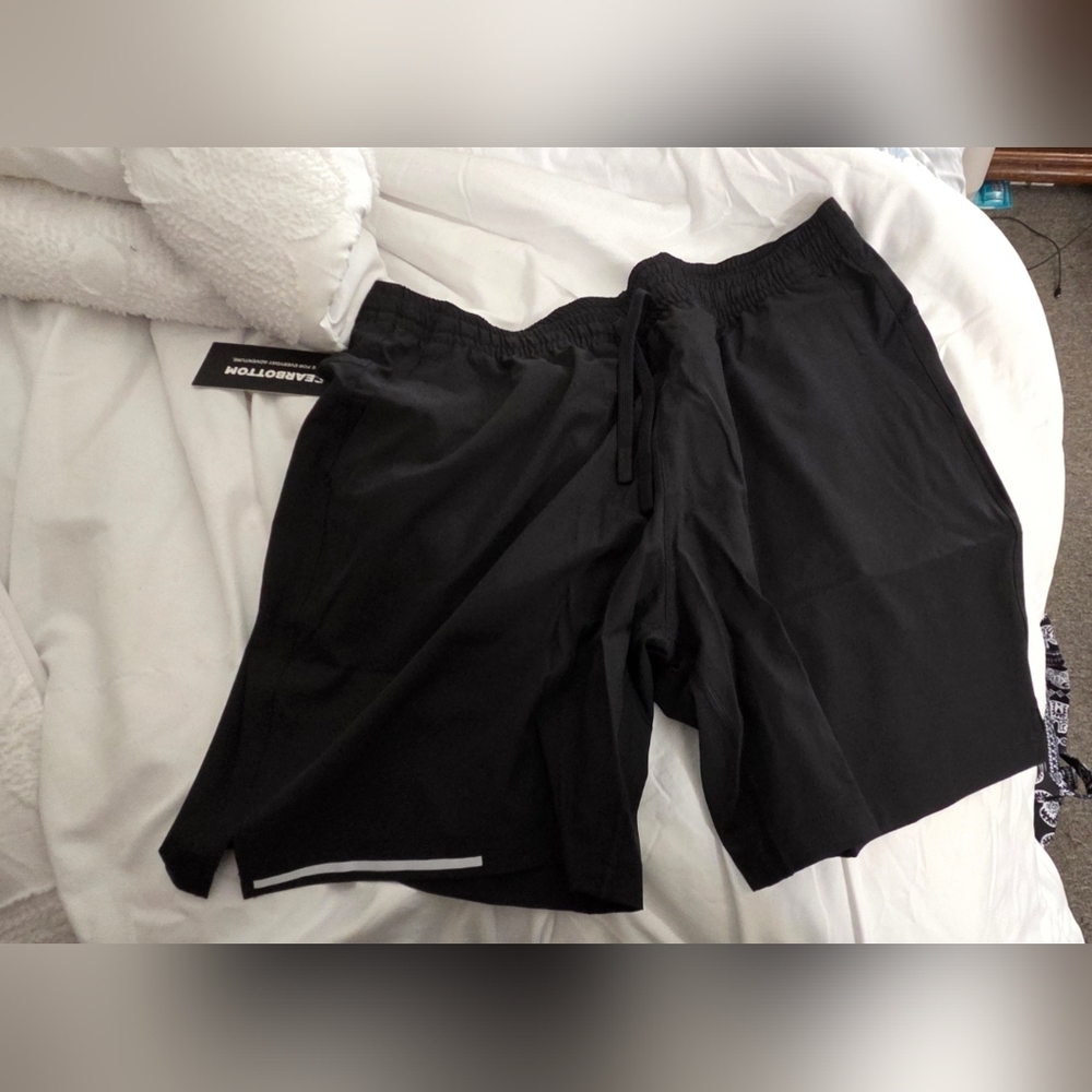 NWT Bear Bottom Run Short V2 Black